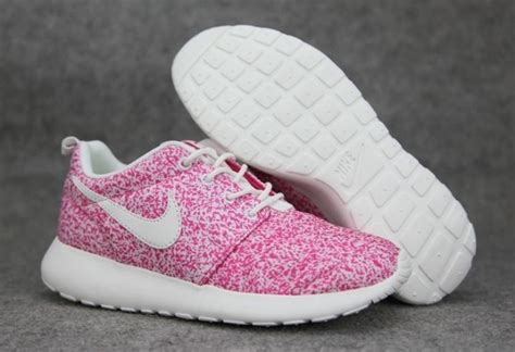 roze sneakers nike|Nike Roshe .